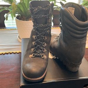 Sorel lace up boots.